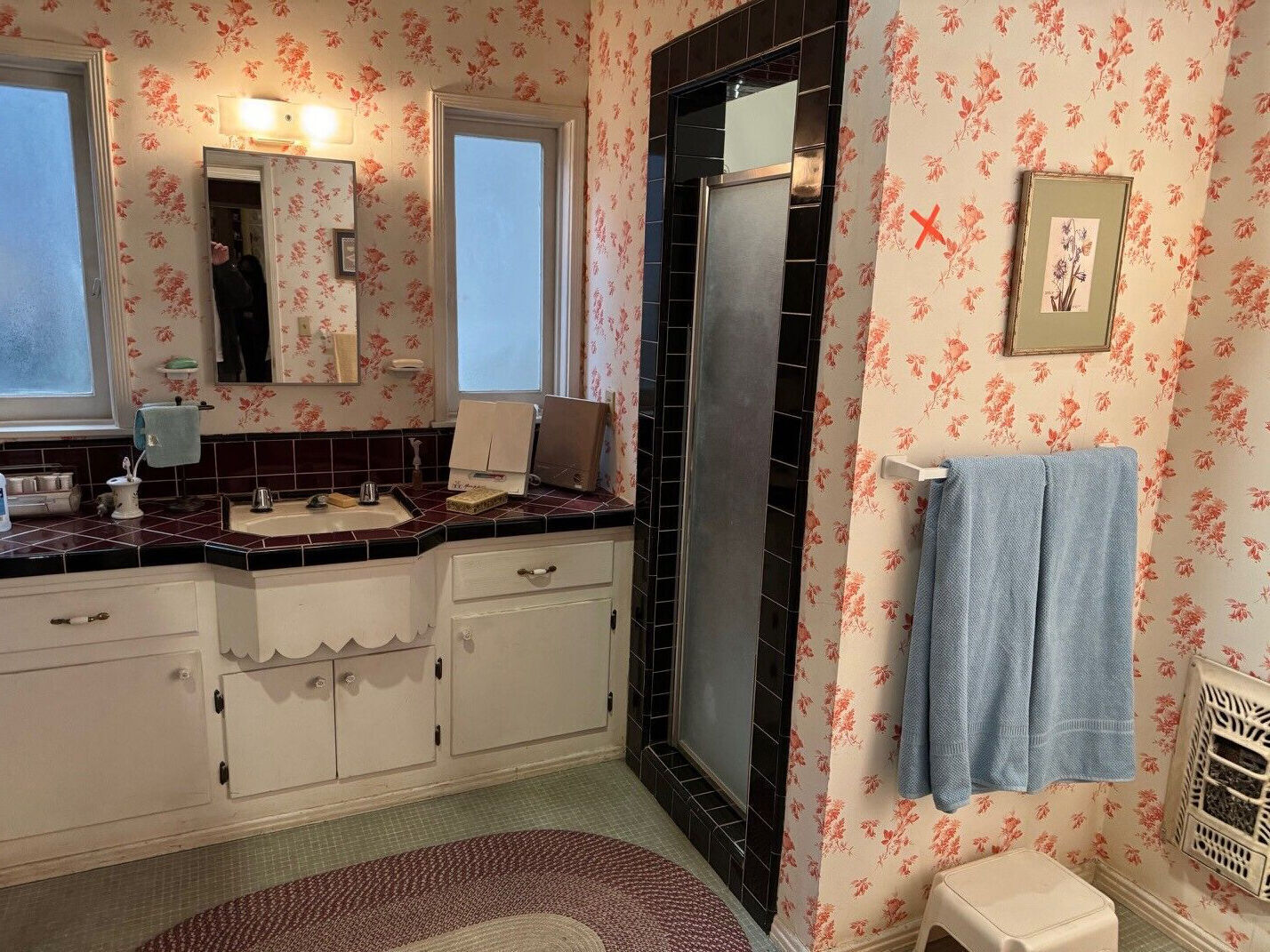 Young Sheldon - Bathroom